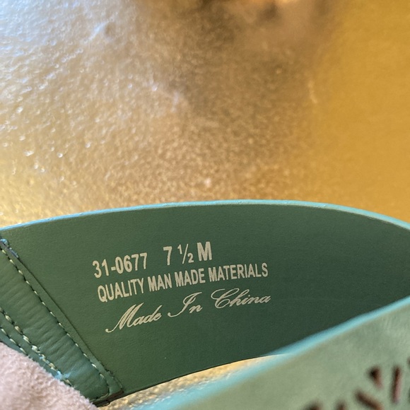 NWT Comfort Stride by Easy Street - Picture 4 of 7